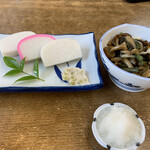Sobadokoro Yuusui - 板わさ、山菜、大根おろし