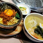 Tokuju - ハーフ＆ハーフ 石焼ビビンバ＆塩海鮮ラーメン