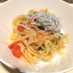 グラスコート - パルメジャーノレジャーノであえるパスタ(しらす)