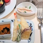 グラスコート - 揚げたて天麩羅、奥が鰤しゃぶ