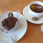 Fujiyaresutoran - ショコラティエ　と、葡萄紅茶