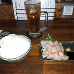 イエノミ ナニワ 301 - ヒラス刺身とウーロン茶(ジョッキ)とご飯大盛り(日曜日)