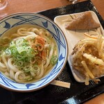 丸亀製麺 - かけうどん、おいなり、かき揚げ