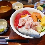 マグロダイニング 蒼 - 海鮮丼 中800円