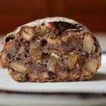 ラトリエ ドゥ プレジール - ゴロゴロナッツのパン(仮)