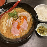 中も津屋 - 麻辣担々麺　※ライス＆高菜はランチサービス