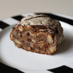 ラトリエ ドゥ プレジール - ゴロゴロナッツのパン(仮)