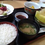 とりや茶屋 - 刺し身定食