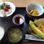 とりや茶屋 - 刺し身定食