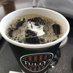 タリーズコーヒー ブック&カフェ - 今日は甘目にしたくて、ミルクとガムシロをほんの少しだけ入れてみた。うーん、甘い〜！ガムシロはいらないな