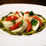 トウキョウ サロナード カフェ ダブ - フルーツトマトとモッツァレラチーズのカプレーゼ
