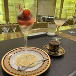 トゥ・ラ・ジョア イズム - 