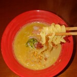 Kaisen Chizu Men Torori - 麺のリフトアップ