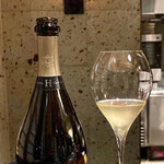蒼 - Henriot
      Cuvée Hemera Brut Champagne 2006
      フランス シャンパン産のスパークリング