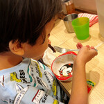 拉麺大公 - ガツガツ食べる我が子