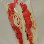 DEKO - タンドリーチキン＆トマト (367円・税込)