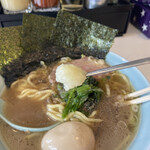 横浜家系ラーメン みさきや - やっぱりニンニク入れたくなります