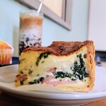 CAFE D-13、ときどき五味食堂 - ■ベーコンとほうれん草のキッシュ