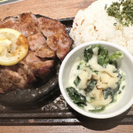 HangOut HangOver - 1/2 POUND PORK BUTTER STEAK PLATE（約225g）