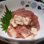 善規 - クリームチーズ酒盗掛け（いかの塩辛）