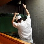 水槽から「おこぜ」を捕獲