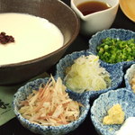 Yakumiya - 自家製豆腐に色とりどりの薬味をのせて