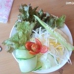ジジチャリカフェ - 付け合せのサラダ