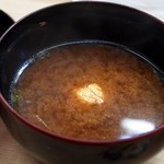 瀬戸寿司 - おこぜの卵が入った赤出汁