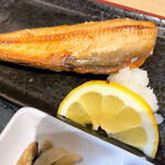 スタンド 富 - 焼魚(ホッケ)と刺身定食