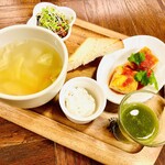 ファンケル ブラウンライス ミイルズ - LUNCH BRM PLATE(ガーデンサラダ)/1850円