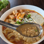 GIA DINH - 加熱により凝固したモクズガニの身。