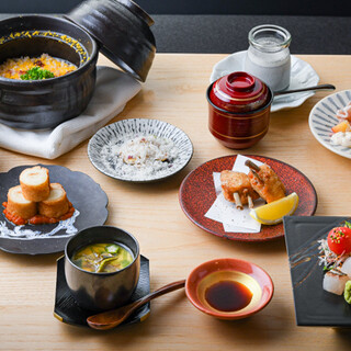 在“Omakase套餐”中享受时令食材的多种风味之旅