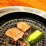 焼肉牛印 - ズッキーニ添えて