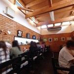 カリス - 店内入口から撮影