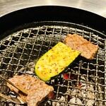 焼肉牛印 - ハラミとズッキーニ