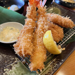 やわらかとんかつ かつ玄 石和店 - やまと豚ヒレ2個・海老フライ2本　大きくてプリプリの海老フライ美味しかった