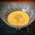 蒼 - 玉蜀黍”ドルチェドリーム”のピュレ　アメーラトマトのジュレ。玉蜀黍を伸ばすお出汁は玉蜀黍の芯。いつも、トウモロコシ畑の真ん中に居る気分になる。