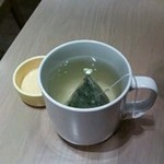 MUJI - 食事とセットの凍頂ウーロン茶（200円）