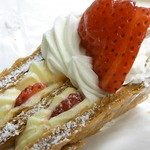 パティスリー アンシャンテ - ミルフィーユ￥３５０♪