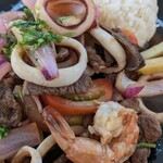 YIN MIXTURAS restaurant - イカやエビがいっぱい入ってます！