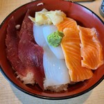 Sushi Izakaya Sushimaru - 三色丼