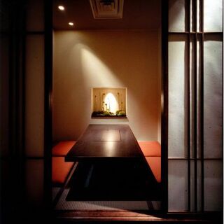 全席襖で仕切られた個室席。接待などのビジネスシーンにも最適
