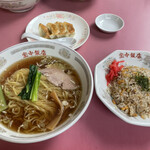 宝中飯店 - ラーメンセット　奥の中華飯セット　共に950円　