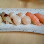 寿司居酒屋 まるがまる - 穴子　ほたて　サーモン