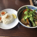 野菜料理とスープカレーのお店 南葉亭 - 角煮と煮卵のスープカレー