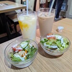 ロータス - 先にドリンクとサラダが