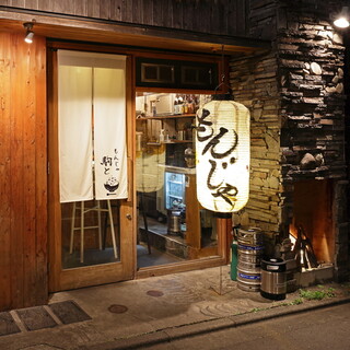 Enjoy until late at night! ! Monja specialty store, which is rare even in Nakameguro