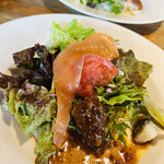 セカンドハウス - 前菜：サラダ スモークサーモン 2種のカルパッチョ