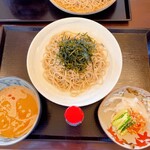 くしろにしんそば - 料理写真:ごまだれそば (辛くない方)