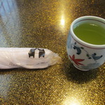 栄太郎 - 「おしぼり（くまモン）と冷たい緑茶」